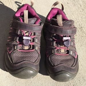 Keen Oakridge Hiking Sneakers